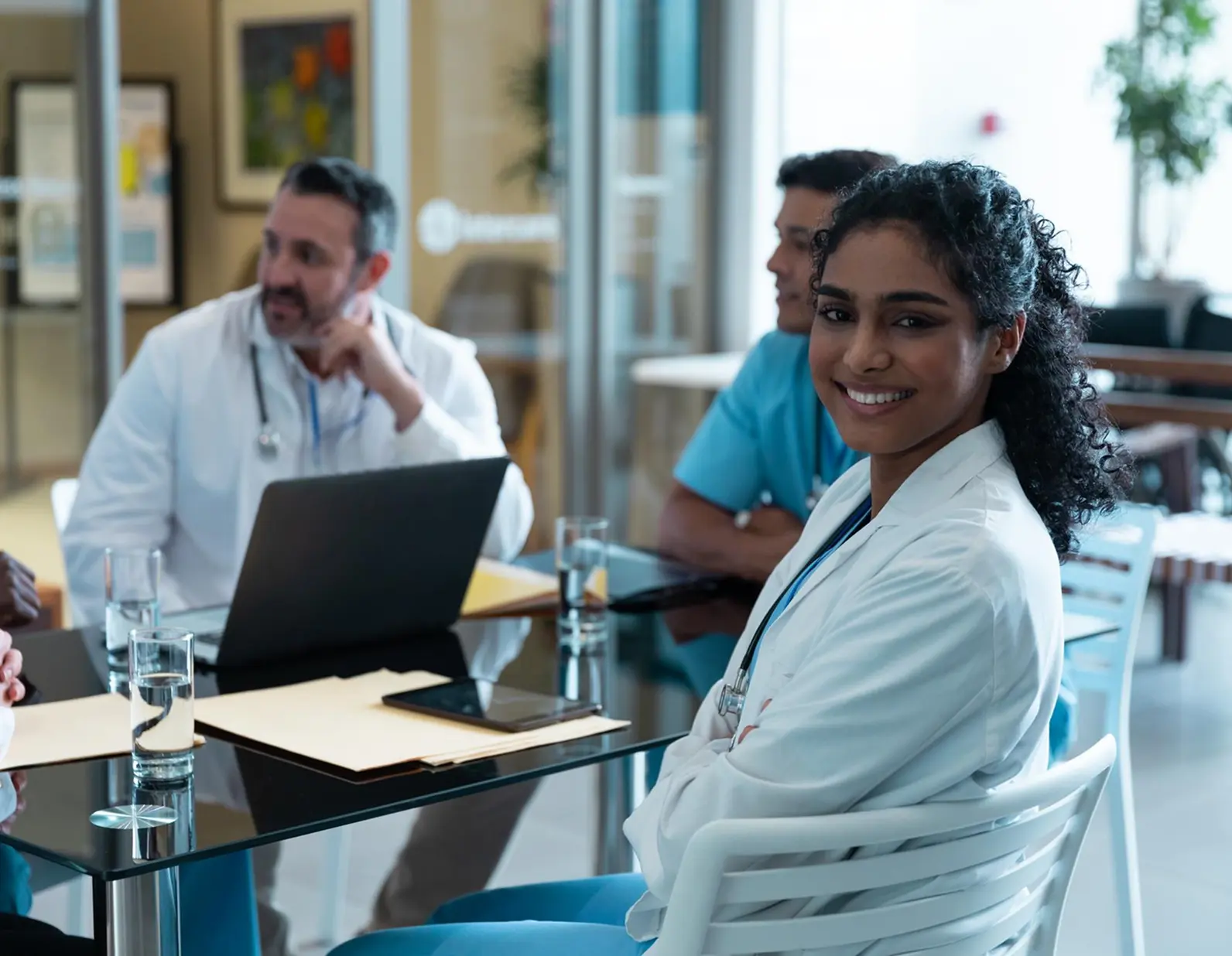 banner-principal-medicos-reunidos-mesa